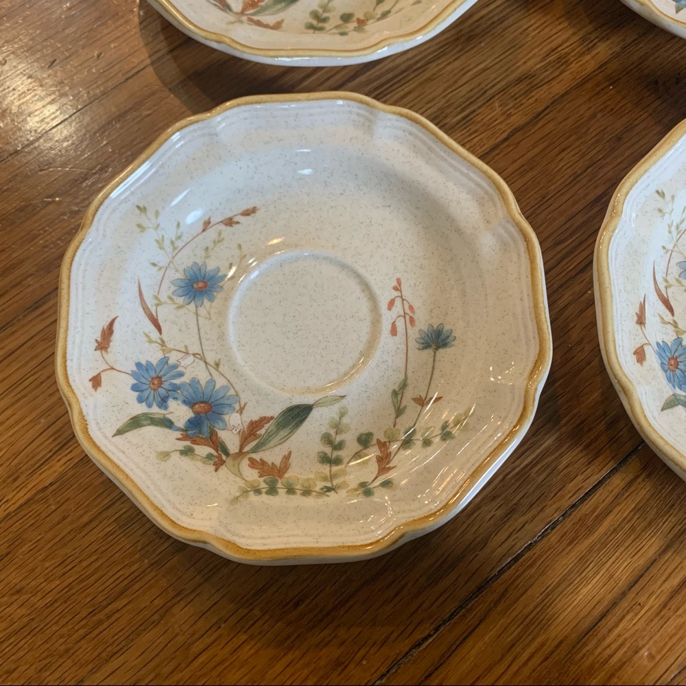 Vintage Mikasa Blue Daisies plates set of 4 Saucers - Picture 9 of 9